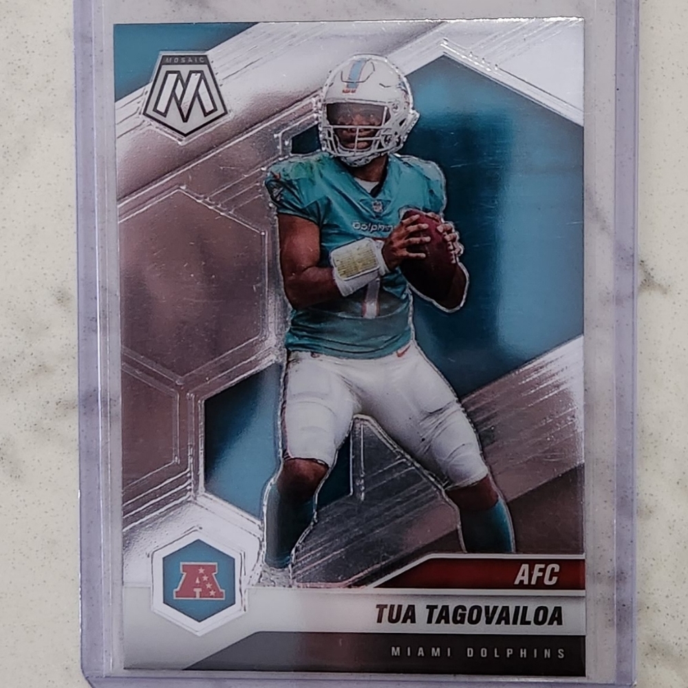 TUA TAGOVAILOA FOOTBALL CARD